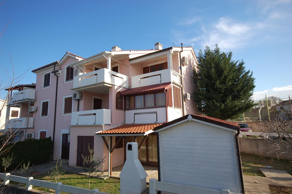 Apartment Zlatica By El-Pi Tours Malinska Extérieur photo