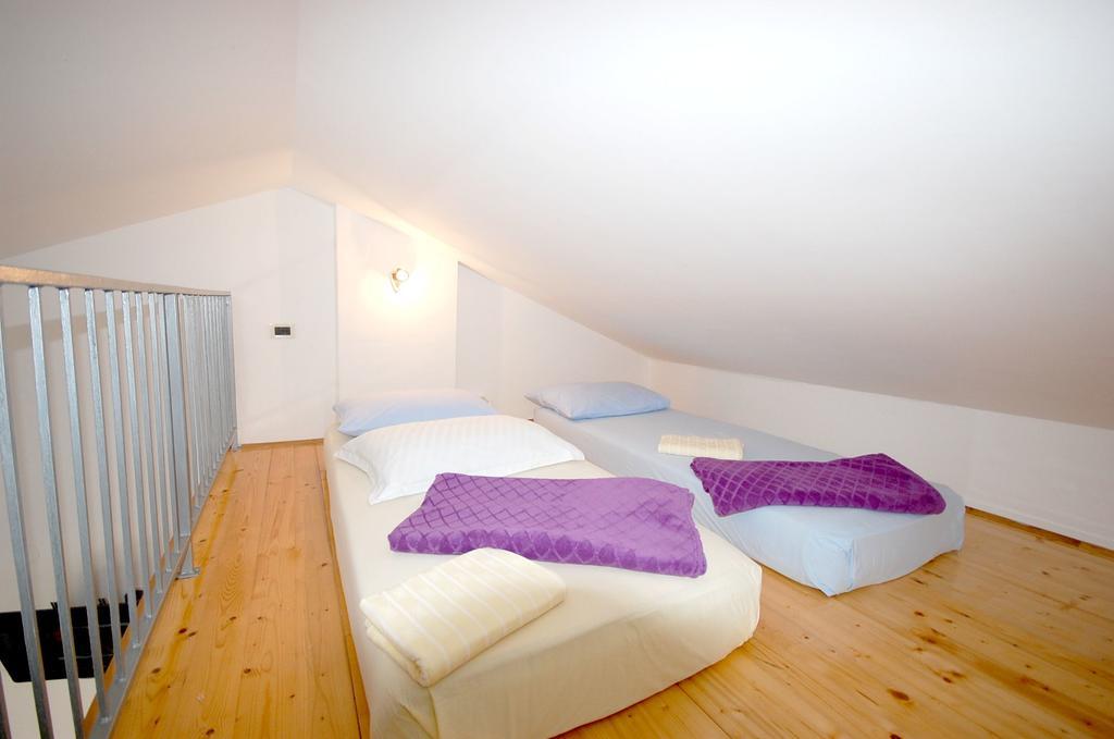 Apartment Zlatica By El-Pi Tours Malinska Extérieur photo